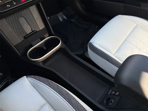 Used 2025 MINI Cooper 2-Door Hardtop image 25