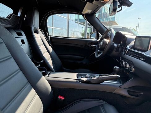 Used 2020 FIAT 124 Spider Lusso w/ Convenience Group RWD image 9