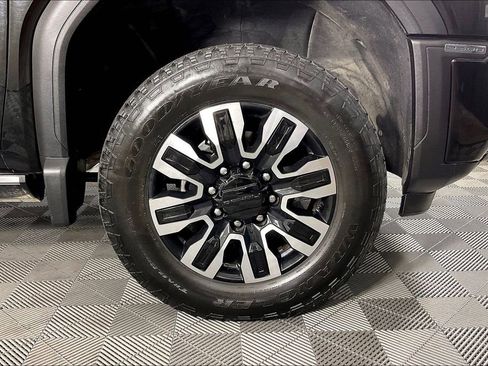 Used 2022 Nissan Pathfinder SL image 11