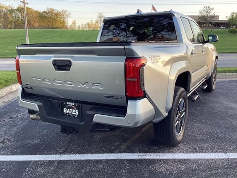 Used 2025 Toyota Tacoma TRD Sport AWD/4WD image 10