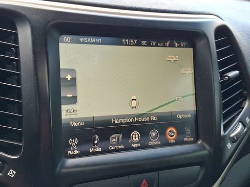 Used 2016 Jeep Cherokee Limited AWD/4WD image 6
