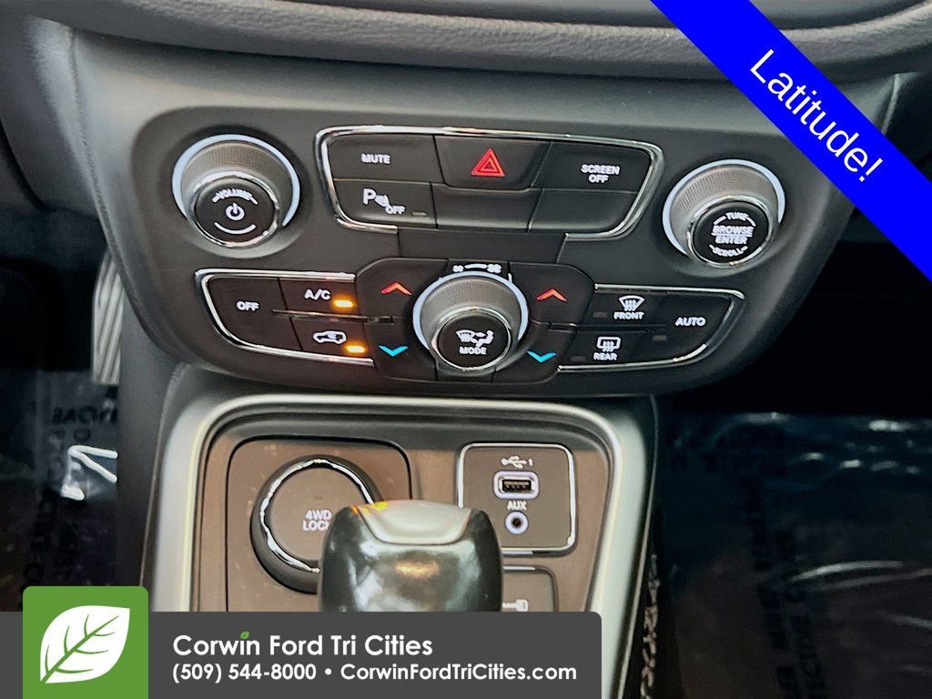 Used 2020 Jeep Compass Latitude w/ Popular Equipment Group AWD/4WD image 9