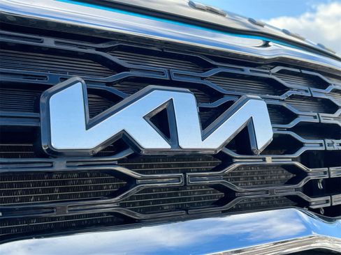 Used 2022 Kia Telluride LX image 13