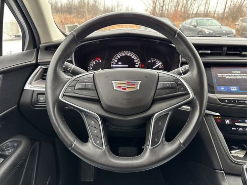 Used 2017 Cadillac XT5 Luxury w/ Driver Awareness Package image 23