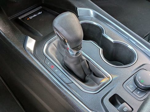 Used 2023 Chevrolet Traverse LT FWD image 20