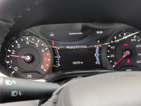 Used 2025 Jeep Compass Limited AWD/4WD image 3