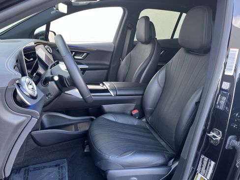 New 2026 Mercedes-Benz EQE 320 4MATIC SUV image 16