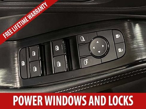Used 2025 Nissan Rogue SV FWD image 9