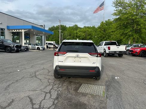 Used 2025 Toyota RAV4 XLE AWD/4WD image 6