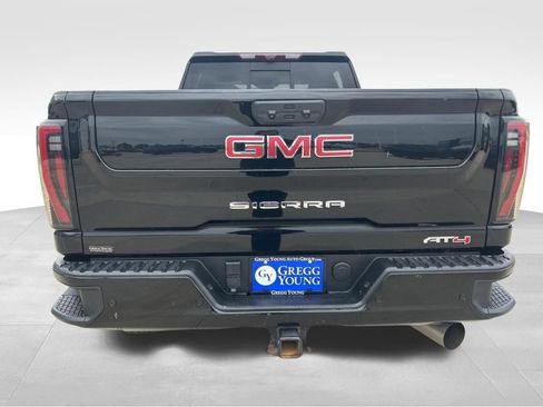 Used 2024 GMC Sierra 2500 AT4 w/ Technology Package AWD/4WD image 7