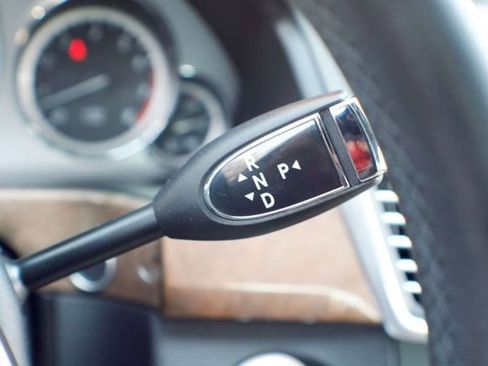 Used 2013 Mercedes-Benz E 350 4MATIC Sedan image 26