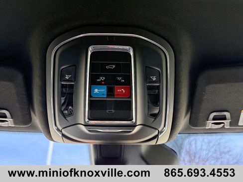 Used 2024 Jeep Grand Cherokee Limited w/ Black Appearance Package image 24