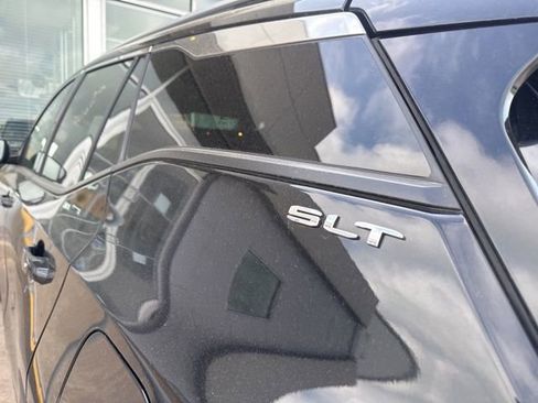 Used 2024 GMC Terrain SLT AWD/4WD image 13