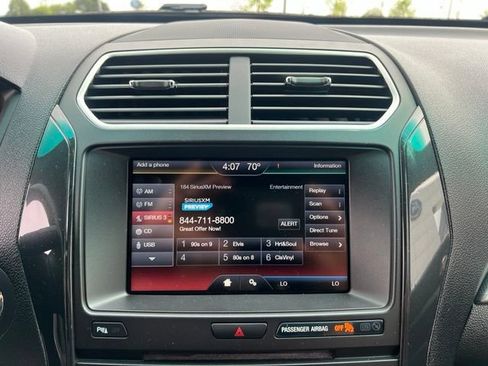 Used 2016 Ford Explorer XLT w/ Equipment Group 202A AWD/4WD image 27