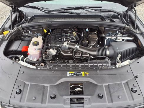 Used 2024 Jeep Grand Cherokee Laredo image 30