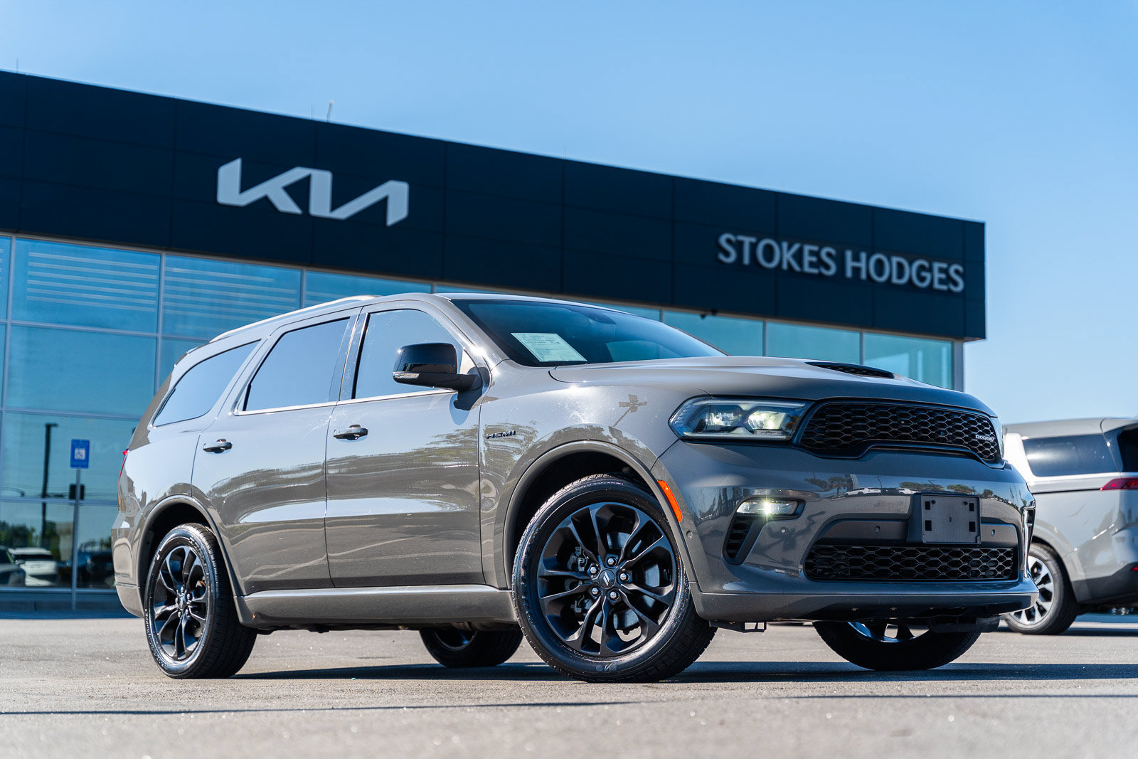 Used 2022 Dodge Durango R/T w/ Blacktop Package AWD/4WD image 2