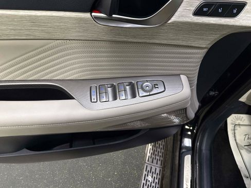 Used 2024 Hyundai Palisade Calligraphy image 19