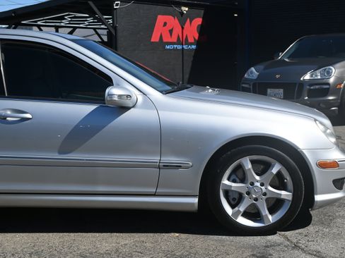 Used 2007 Mercedes-Benz C 230 Sedan image 21