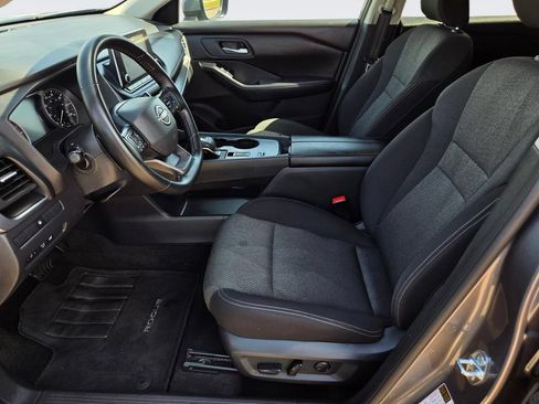 Used 2025 Nissan Rogue SV FWD image 30