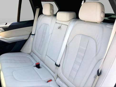 Used 2022 BMW X5 xDrive40i w/ M Sport Package AWD/4WD image 21