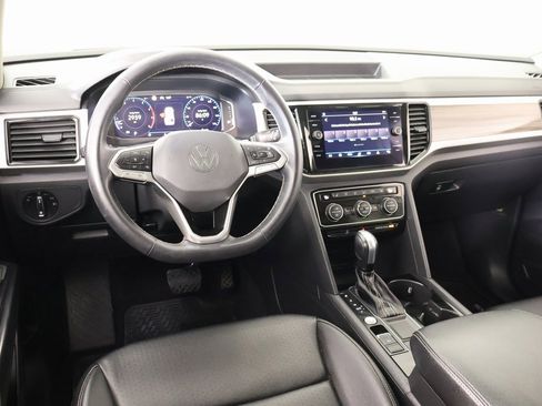 Used 2021 Volkswagen Atlas SEL image 2