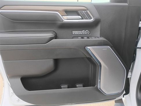 Used 2024 Chevrolet Silverado 1500 High Country w/ High Country Premium Package image 9
