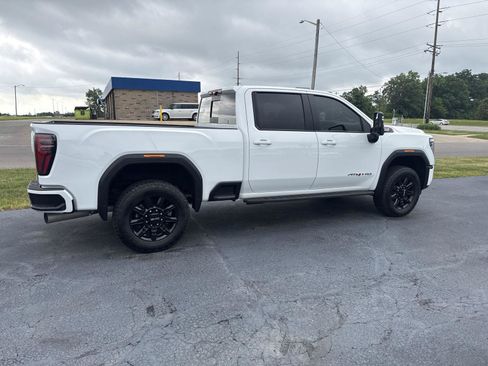 Used 2024 GMC Sierra 2500 AT4 w/ AT4 Premium Plus Package AWD/4WD image 2