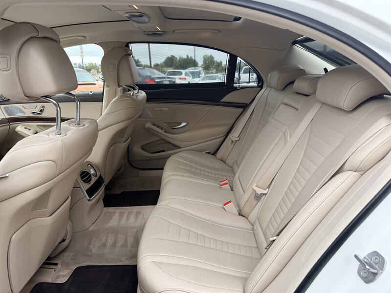 Used 2018 Mercedes-Benz S 560 Sedan image 25