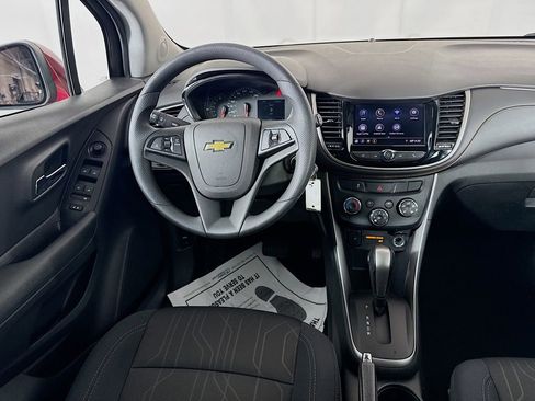 Used 2020 Chevrolet Trax LT image 25