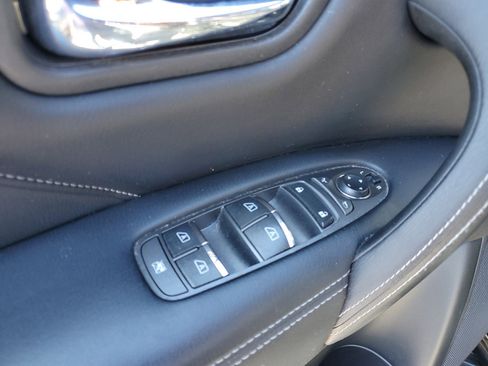 Used 2019 INFINITI QX80 Luxe image 16