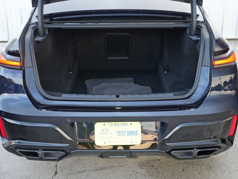 Used 2023 BMW 760i xDrive image 10