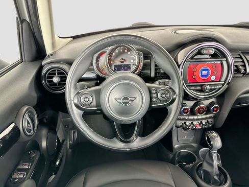 Used 2019 MINI Cooper 4-Door Hardtop image 27