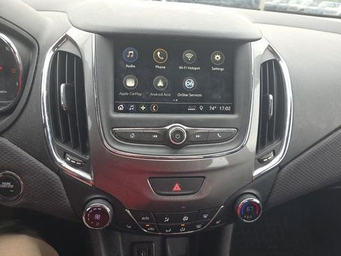Used 2019 Chevrolet Cruze LT w/ Convenience Package FWD image 18