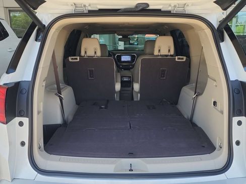 Certified 2018 GMC Acadia Denali w/ Technology Package FWD image 26