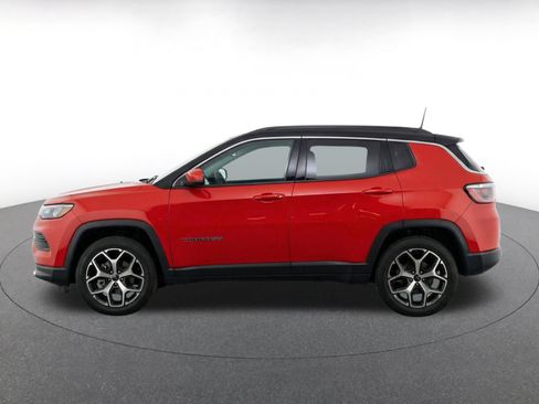 Used 2025 Jeep Compass Limited AWD/4WD image 4
