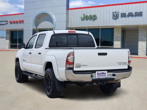 Used 2015 Toyota Tacoma PreRunner image 4