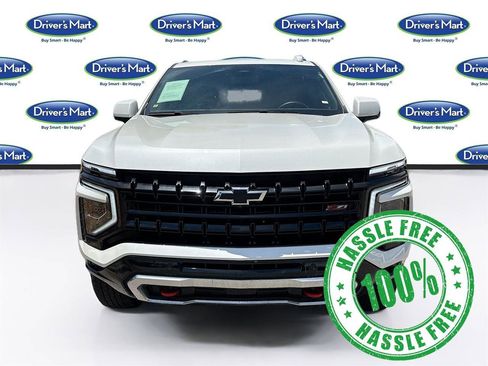 Used 2025 Chevrolet Suburban Z71 AWD/4WD image 2