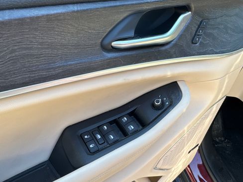 Used 2024 Jeep Grand Cherokee L Limited w/ Luxury Tech Group II image 13