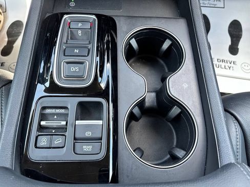 Used 2025 Honda Pilot EX-L image 15