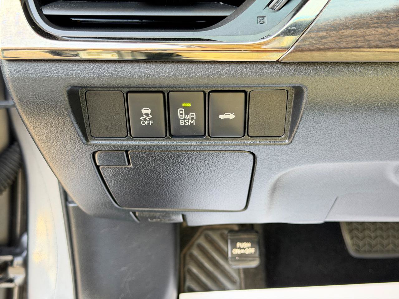 Used 2016 Toyota Avalon XLE Premium FWD image 18
