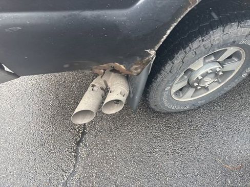 Used 2011 Ford F350 Lariat w/ Lariat Interior Pkg image 30