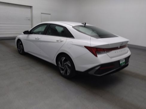Used 2025 Hyundai Elantra Limited FWD image 3