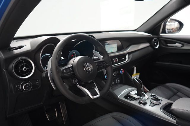 New 2025 Alfa Romeo Stelvio Sprint AWD/4WD image 14