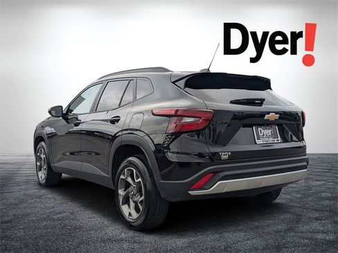 Certified 2025 Chevrolet Trax LT image 7