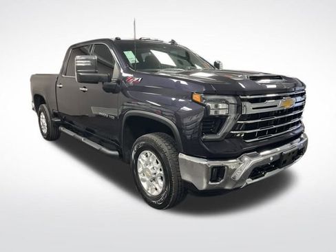 Used 2024 Chevrolet Silverado 2500 LTZ w/ LTZ Convenience Package image 8