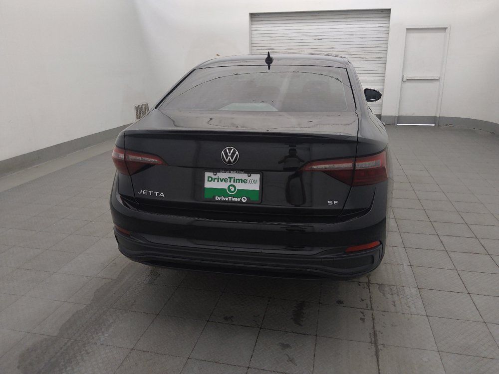 Used 2024 Volkswagen Jetta SE w/ Panoramic Sunroof Package FWD image 7