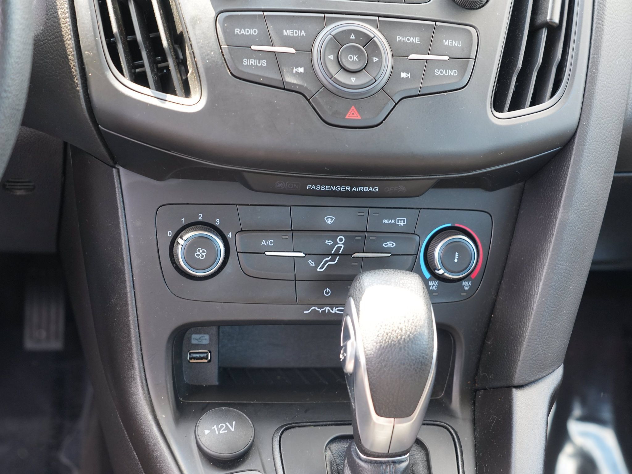 Used 2018 Ford Focus SE FWD image 26