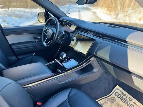 Certified 2025 Land Rover Range Rover Sport SE image 9