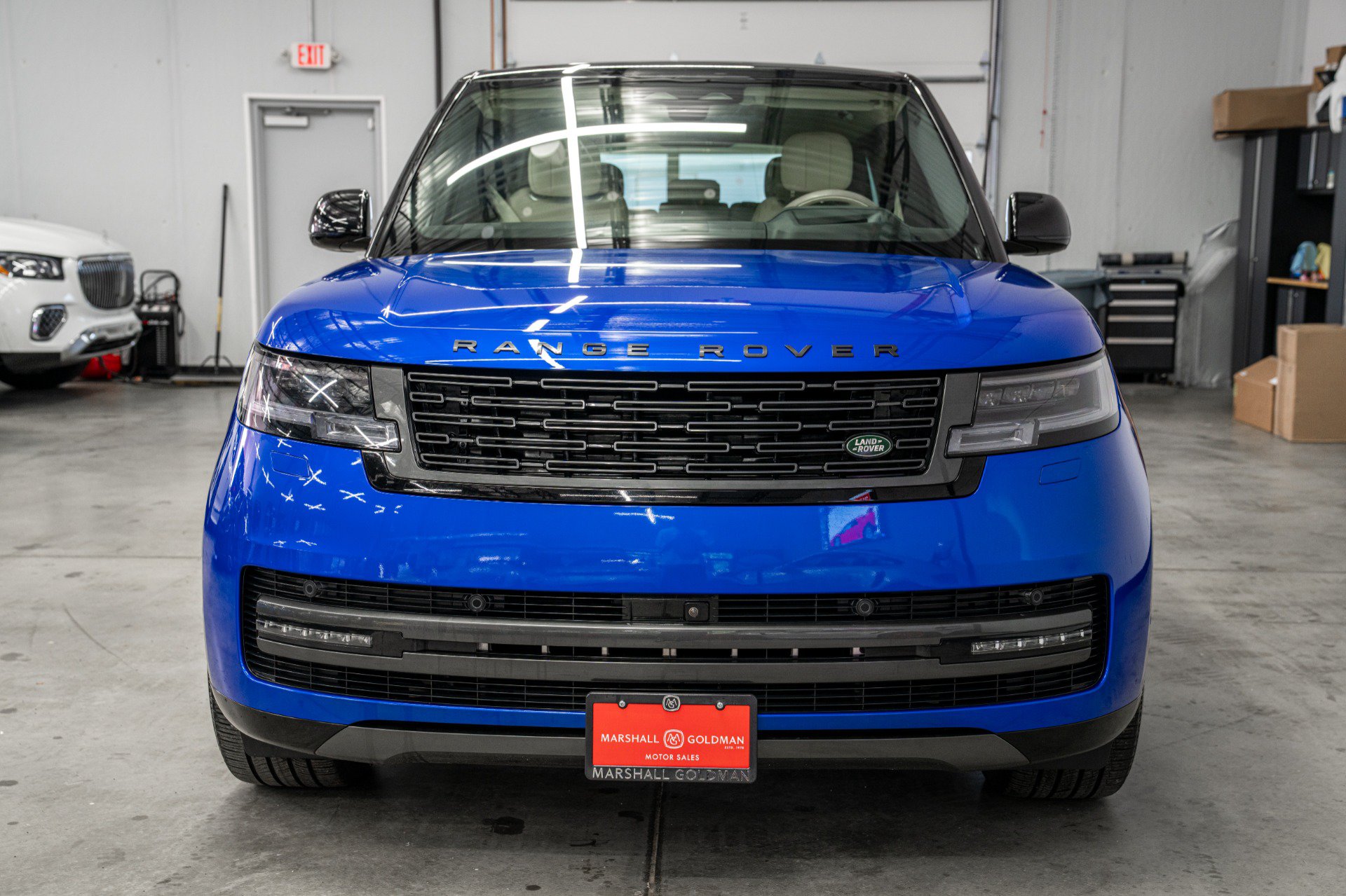 Used 2025 Land Rover Range Rover SE AWD/4WD image 4