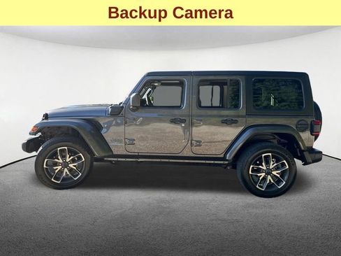 Used 2024 Jeep Wrangler Unlimited w/ Convenience Group AWD/4WD image 6